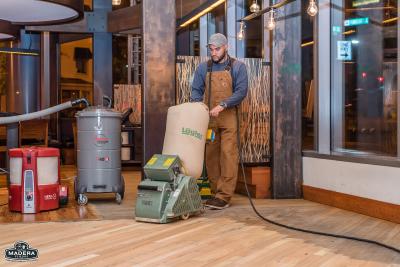 overalls Machine standing (1)